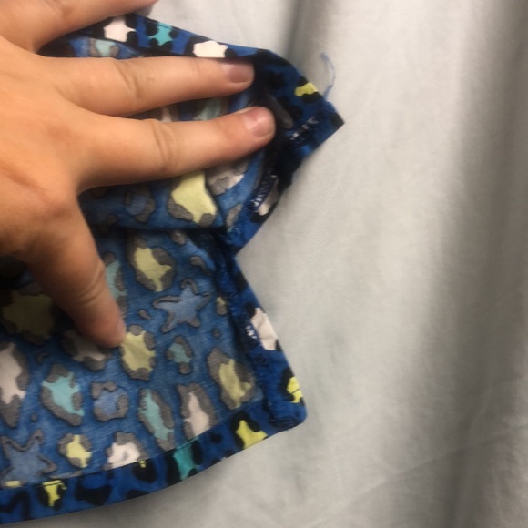 Blue Cheetah leopard star colorful scrub top nurse uniform medium - Picture 12 of 12